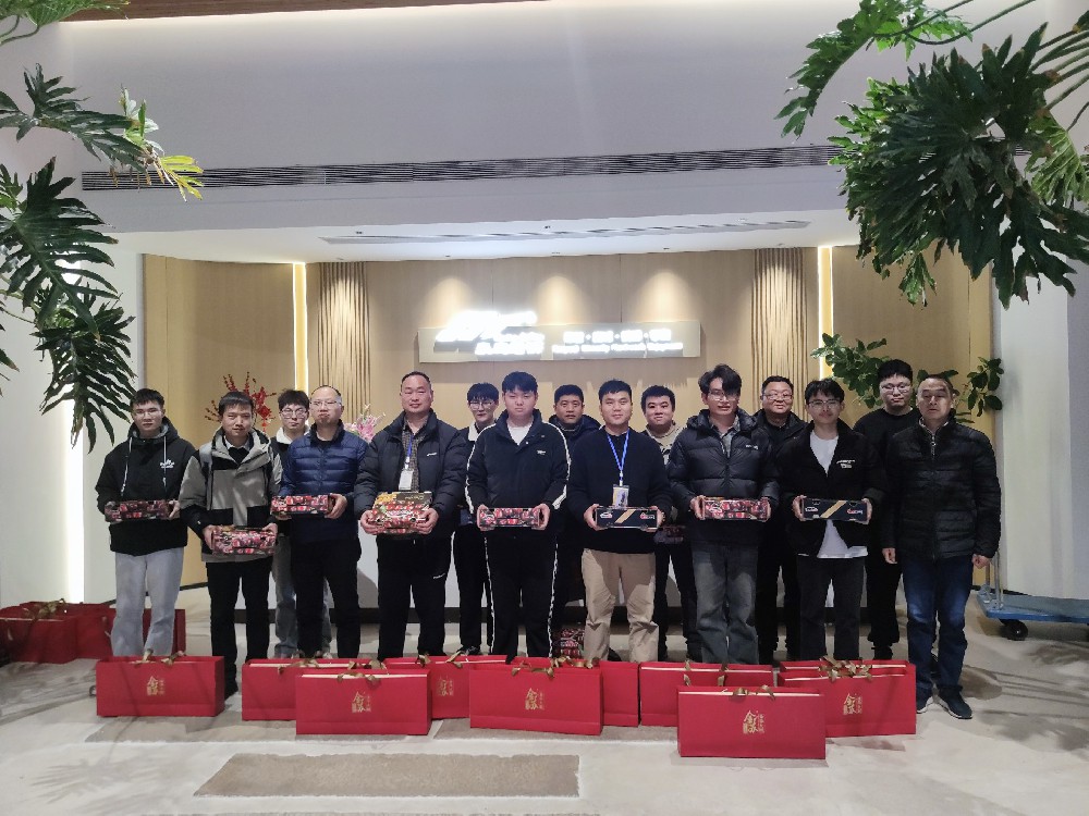 跨越千里，温暖相伴——豪庭灯饰为外地职工送上春节关怀